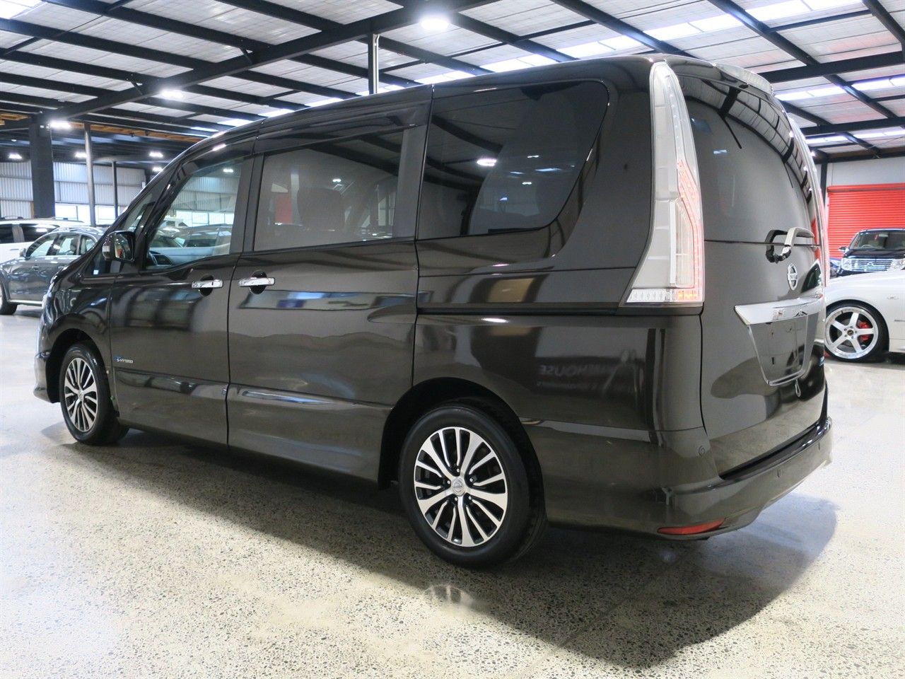 Vehicle image 4