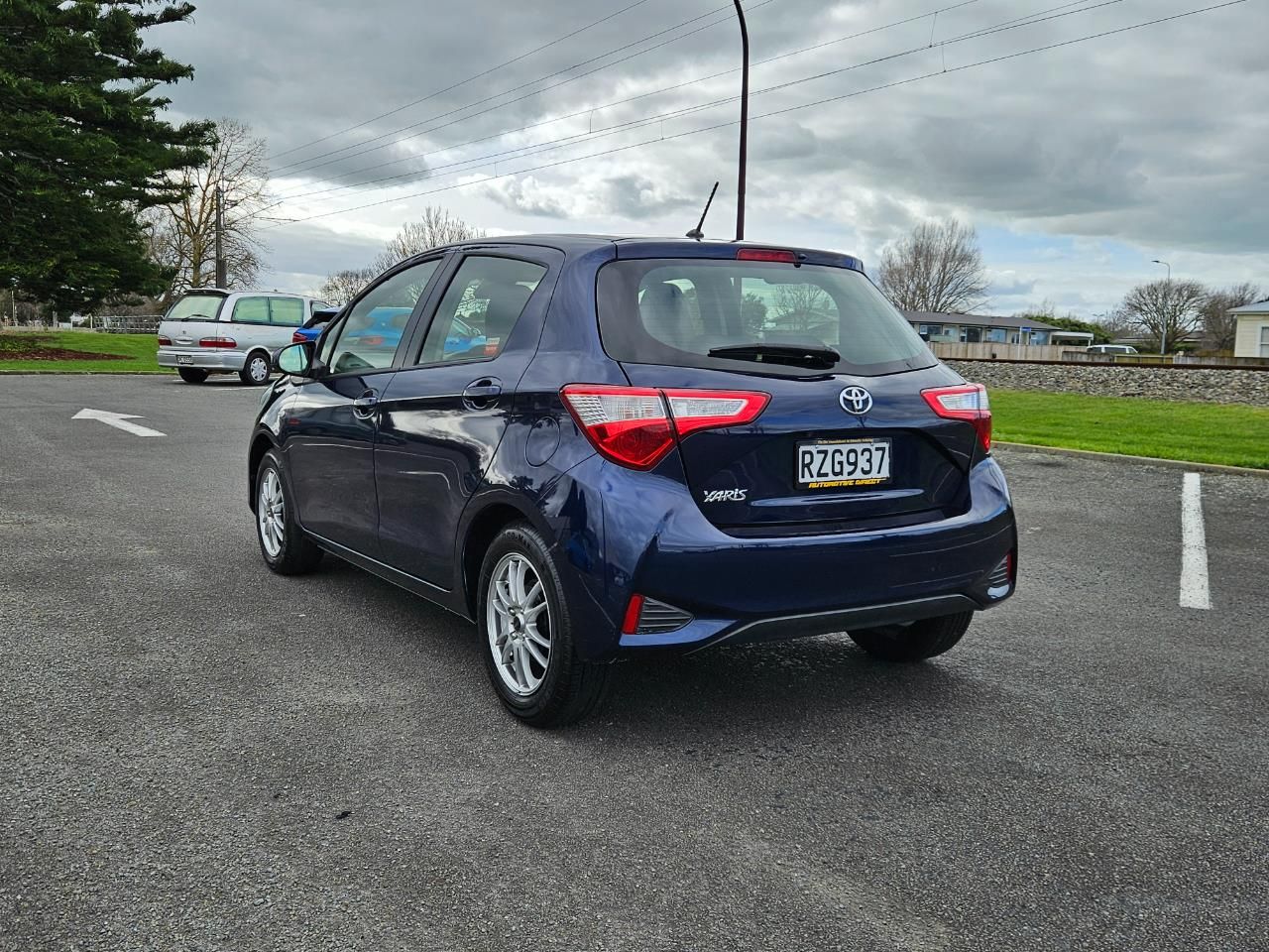 Vehicle image 4