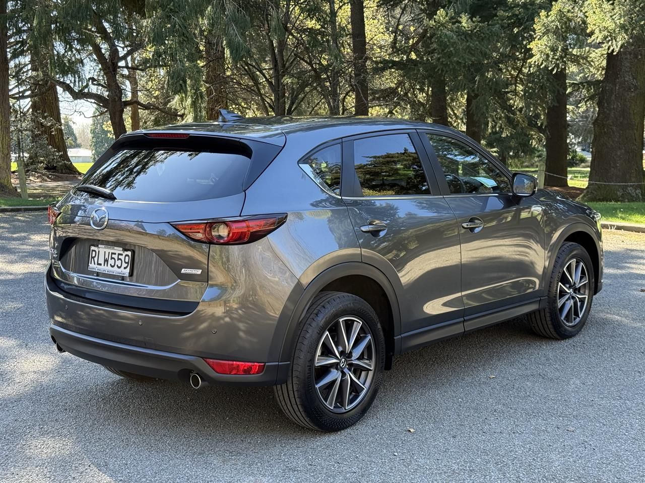 Vehicle image 5