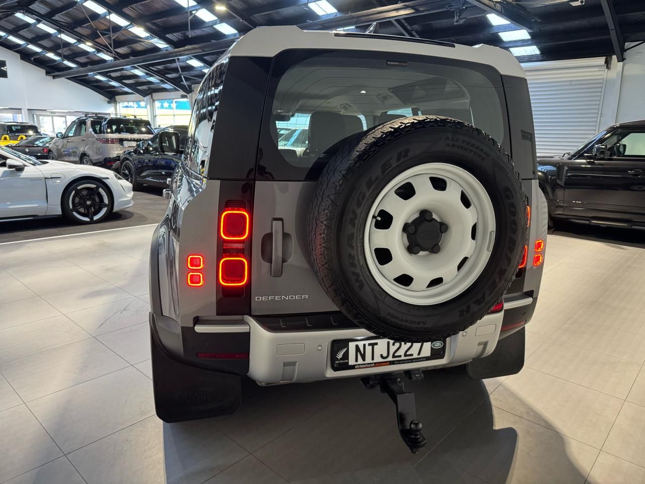 Vehicle image 5