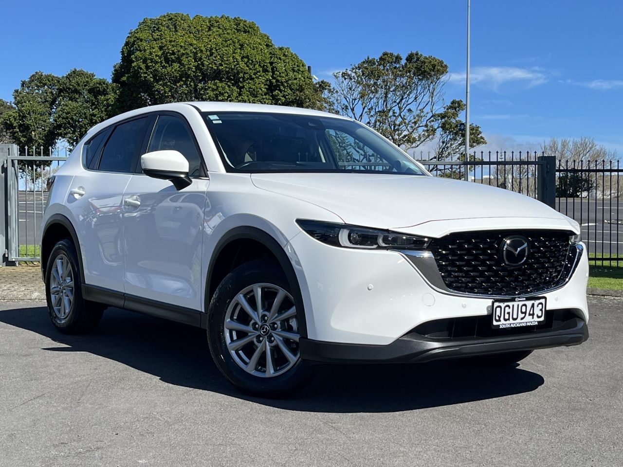 Vehicle image 3