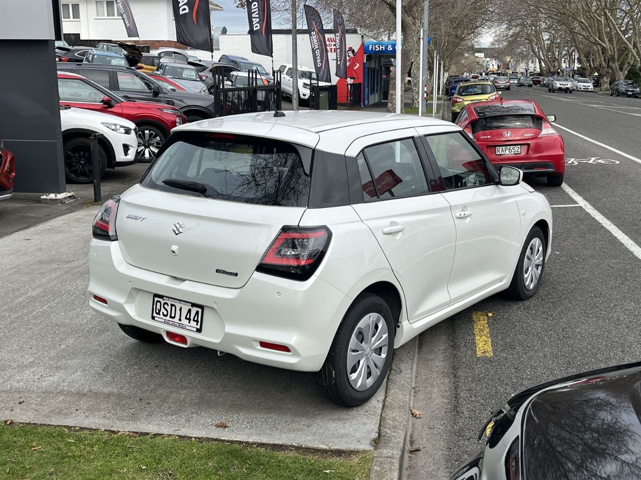 Vehicle image 5