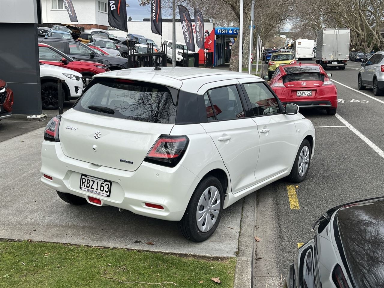 Vehicle image 5