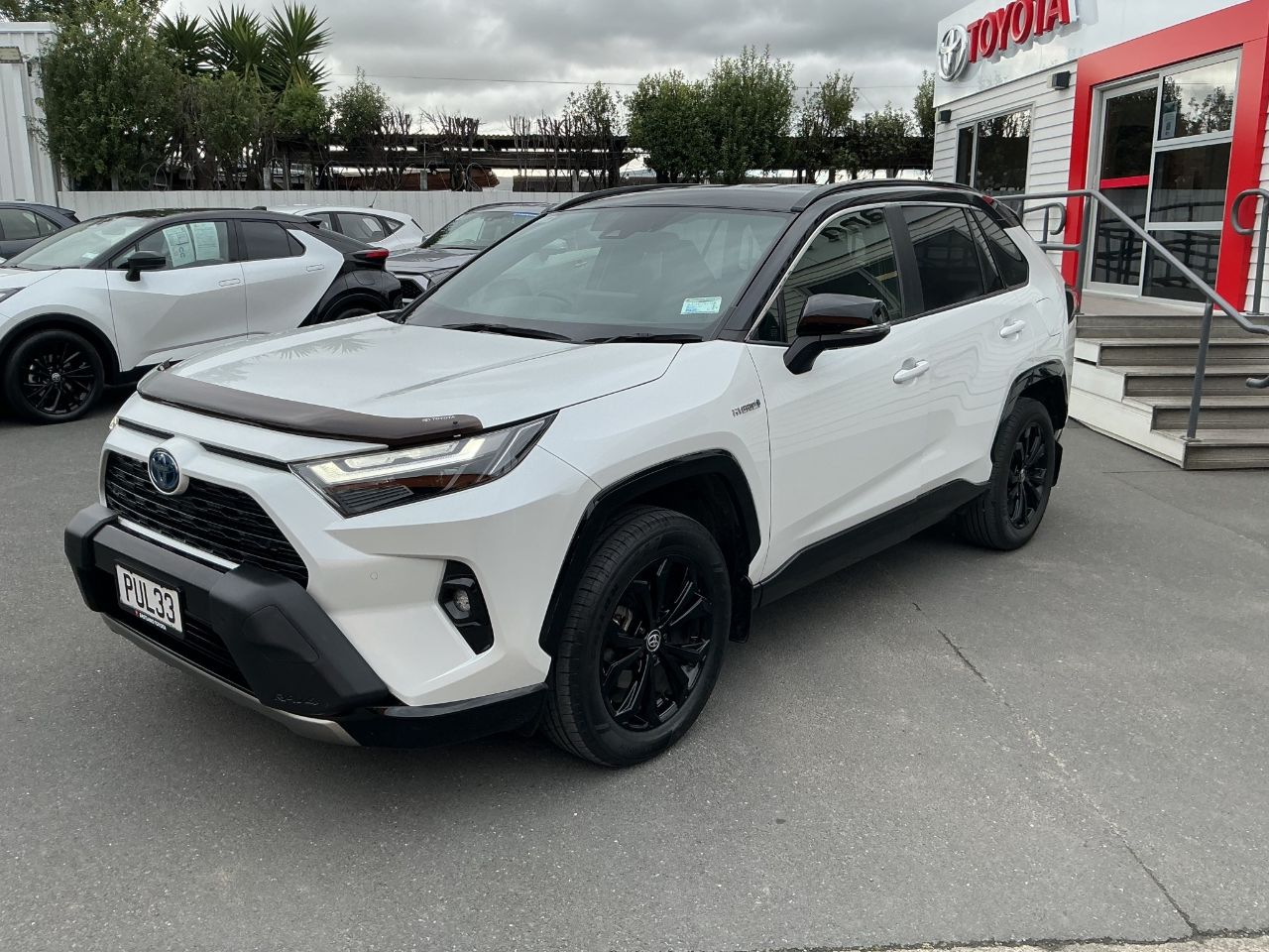 Vehicle image 3
