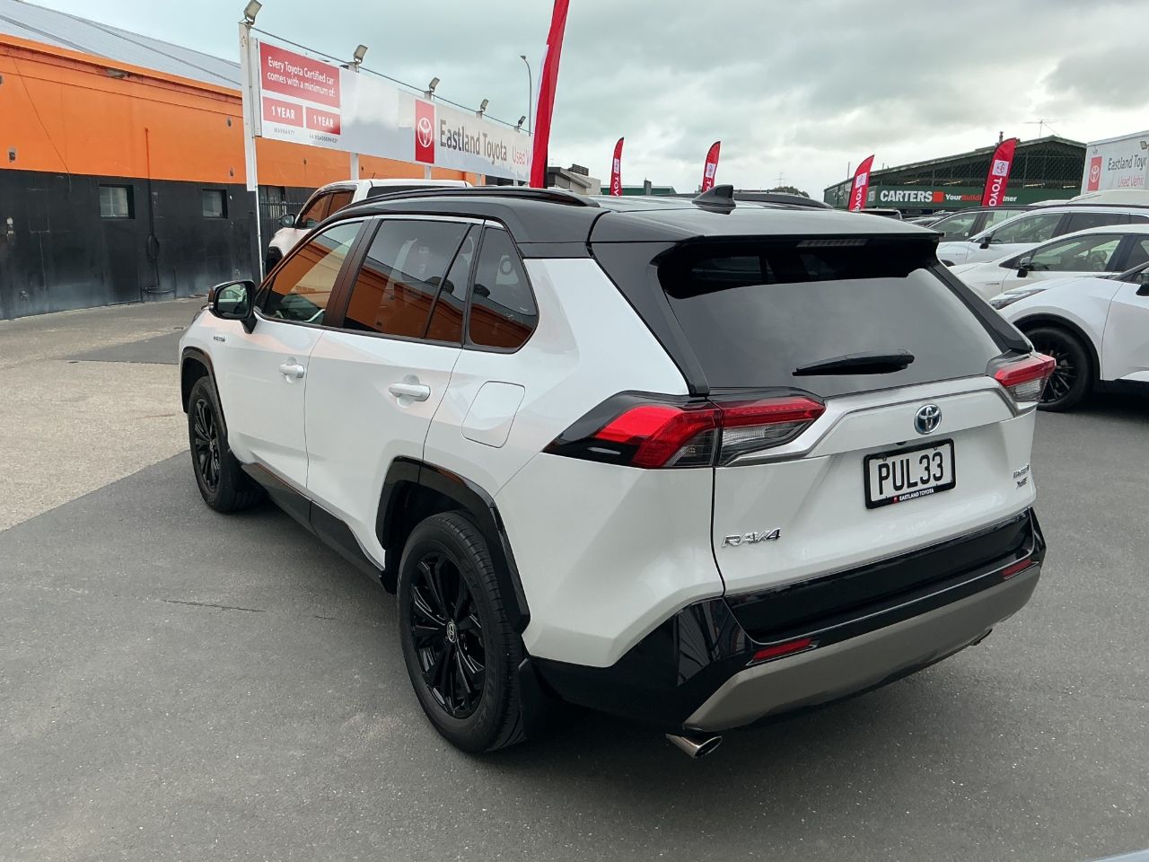 Vehicle image 5