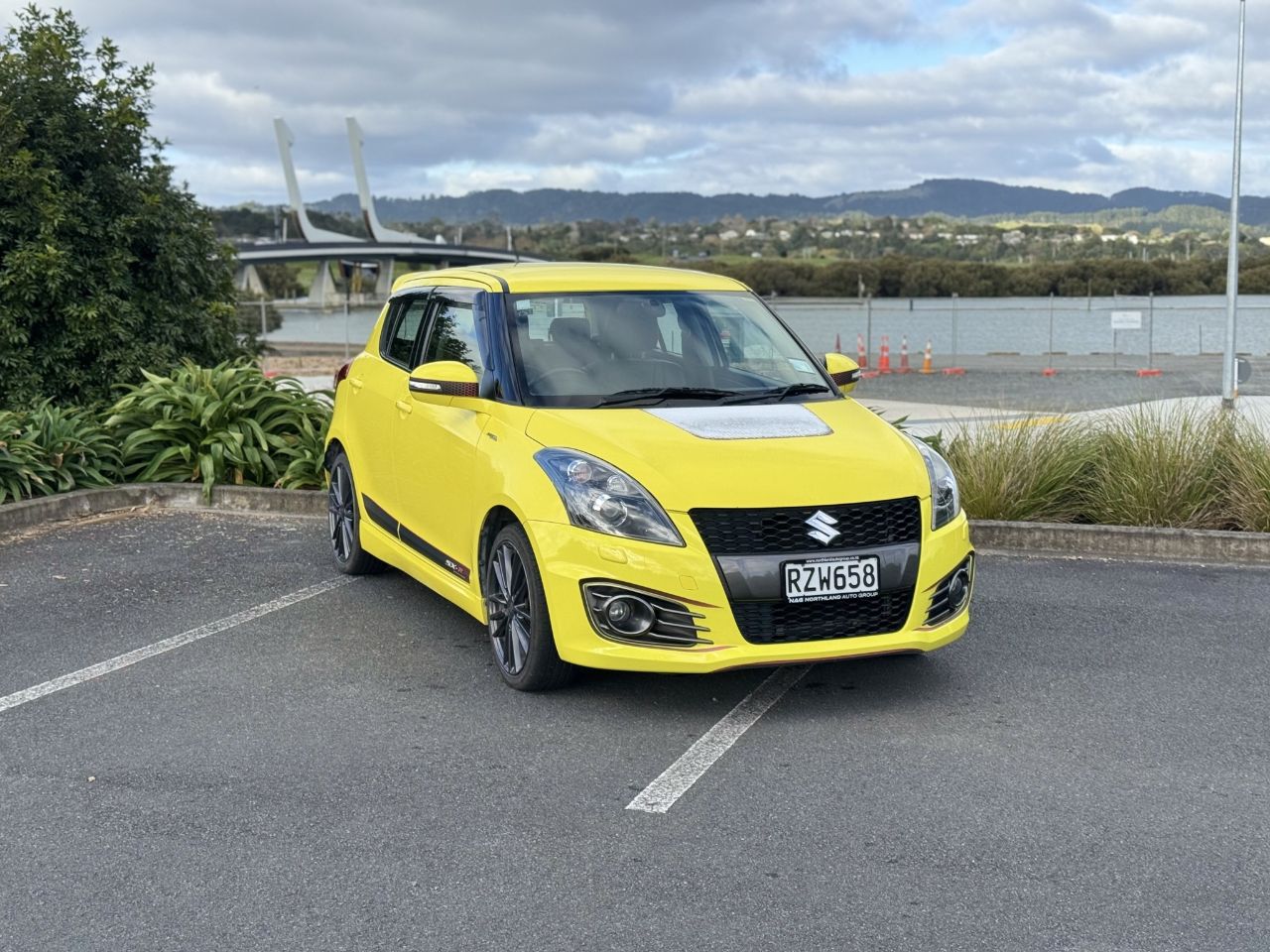 Vehicle image 1