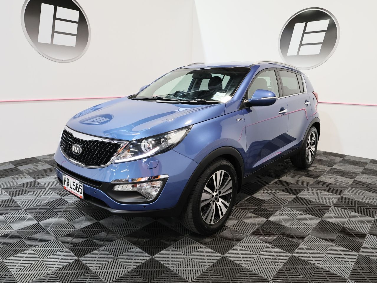 Vehicle image 5