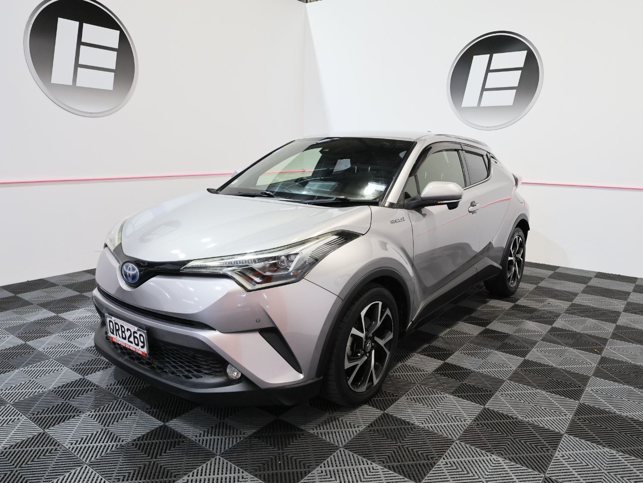 Vehicle image 5