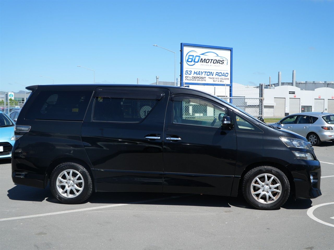 Vehicle image 5