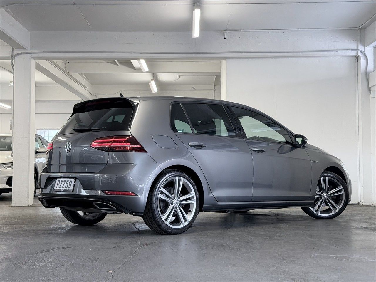Vehicle image 3