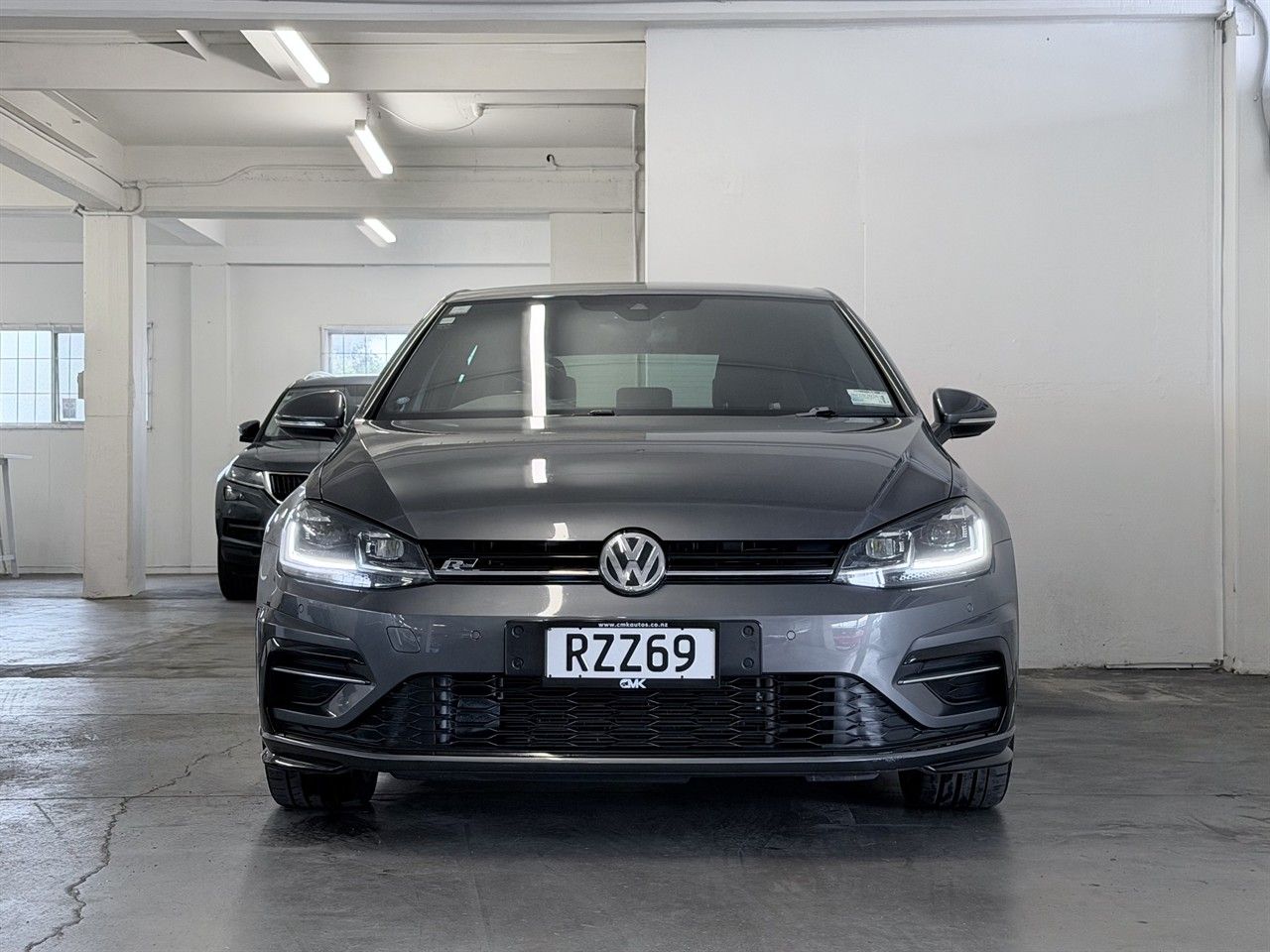 Vehicle image 4