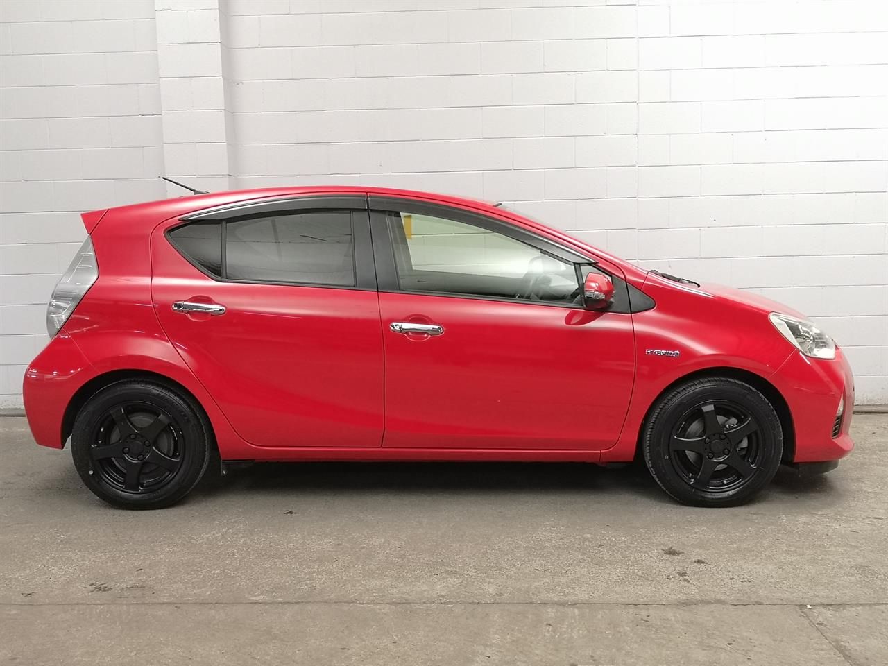Vehicle image 3