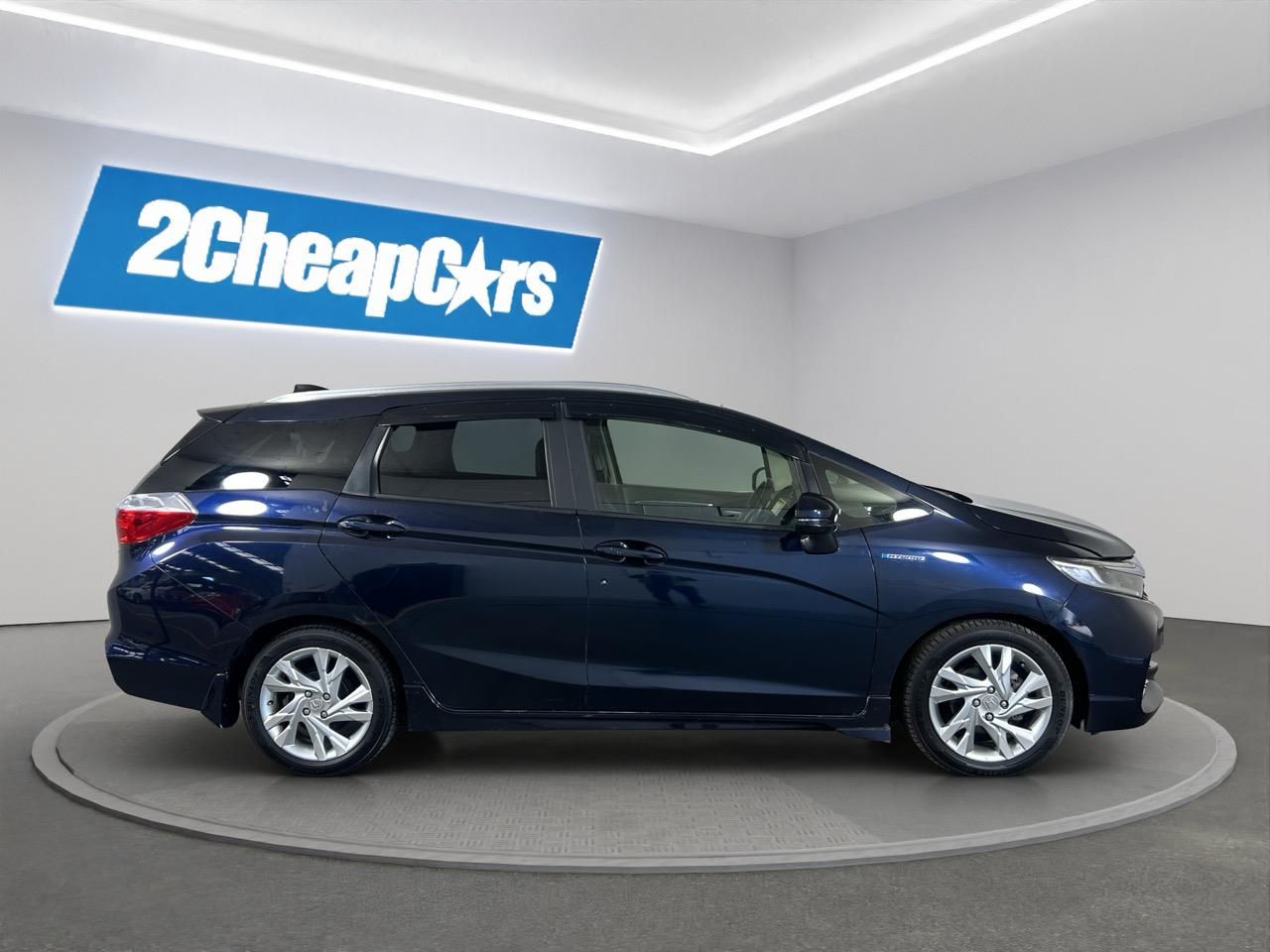 Vehicle image 4