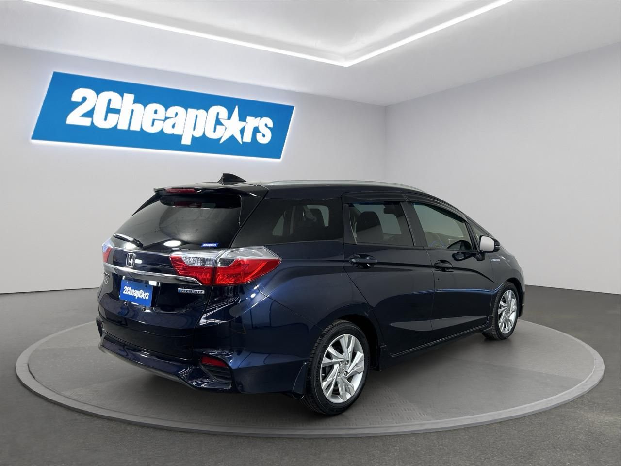 Vehicle image 5