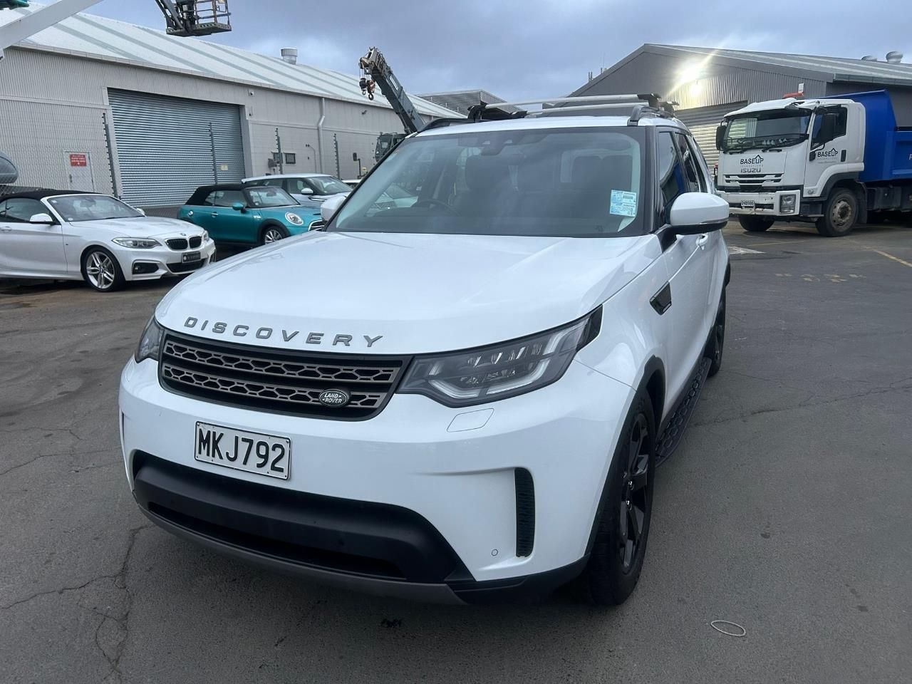 Vehicle image 5