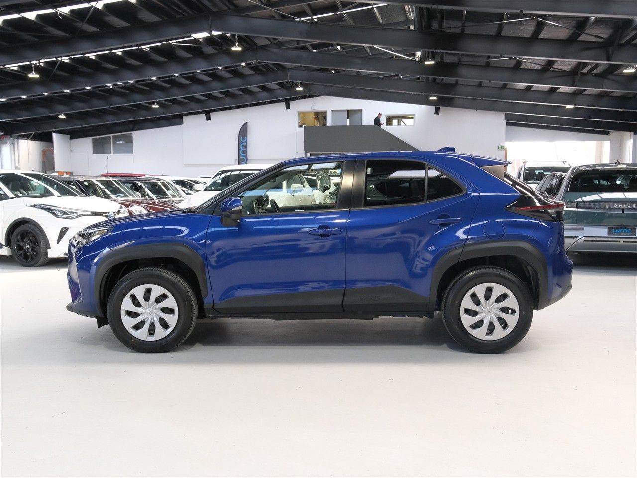 Vehicle image 5