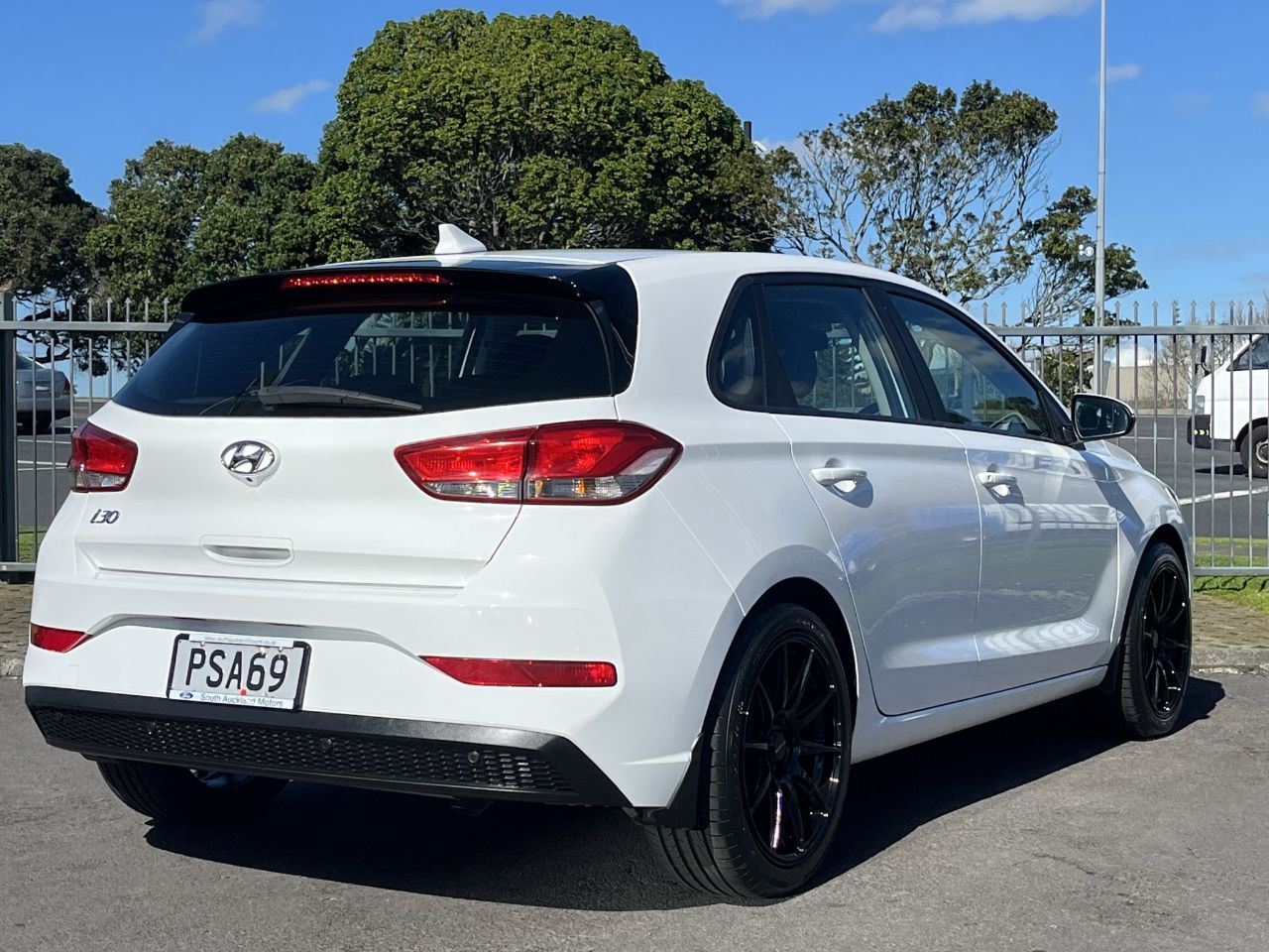 Vehicle image 5