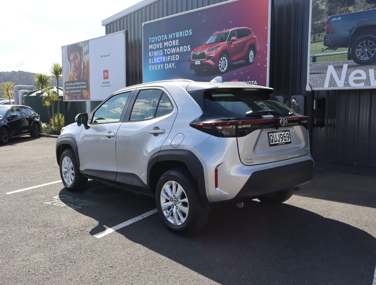 Vehicle image 5