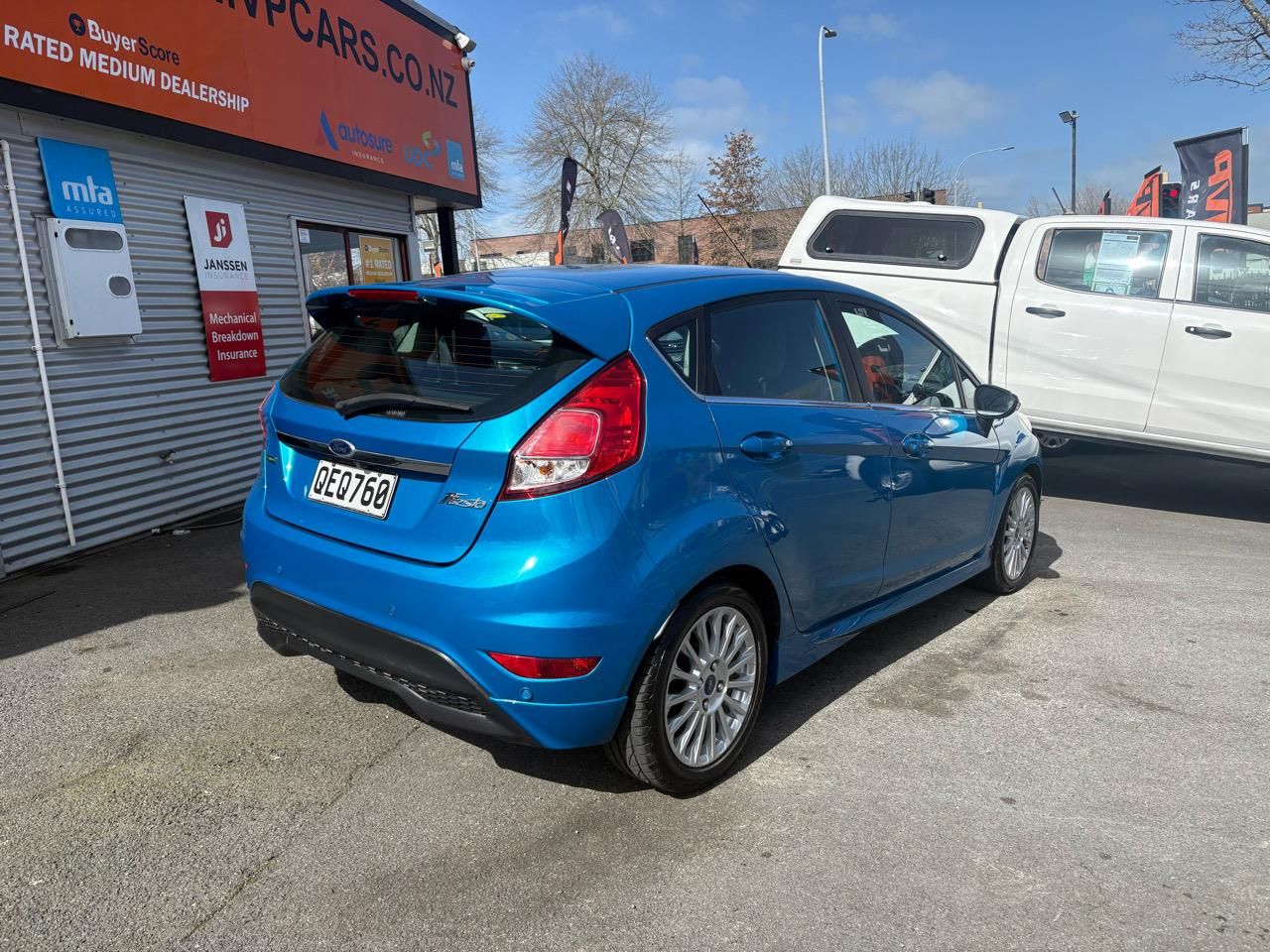 Vehicle image 4