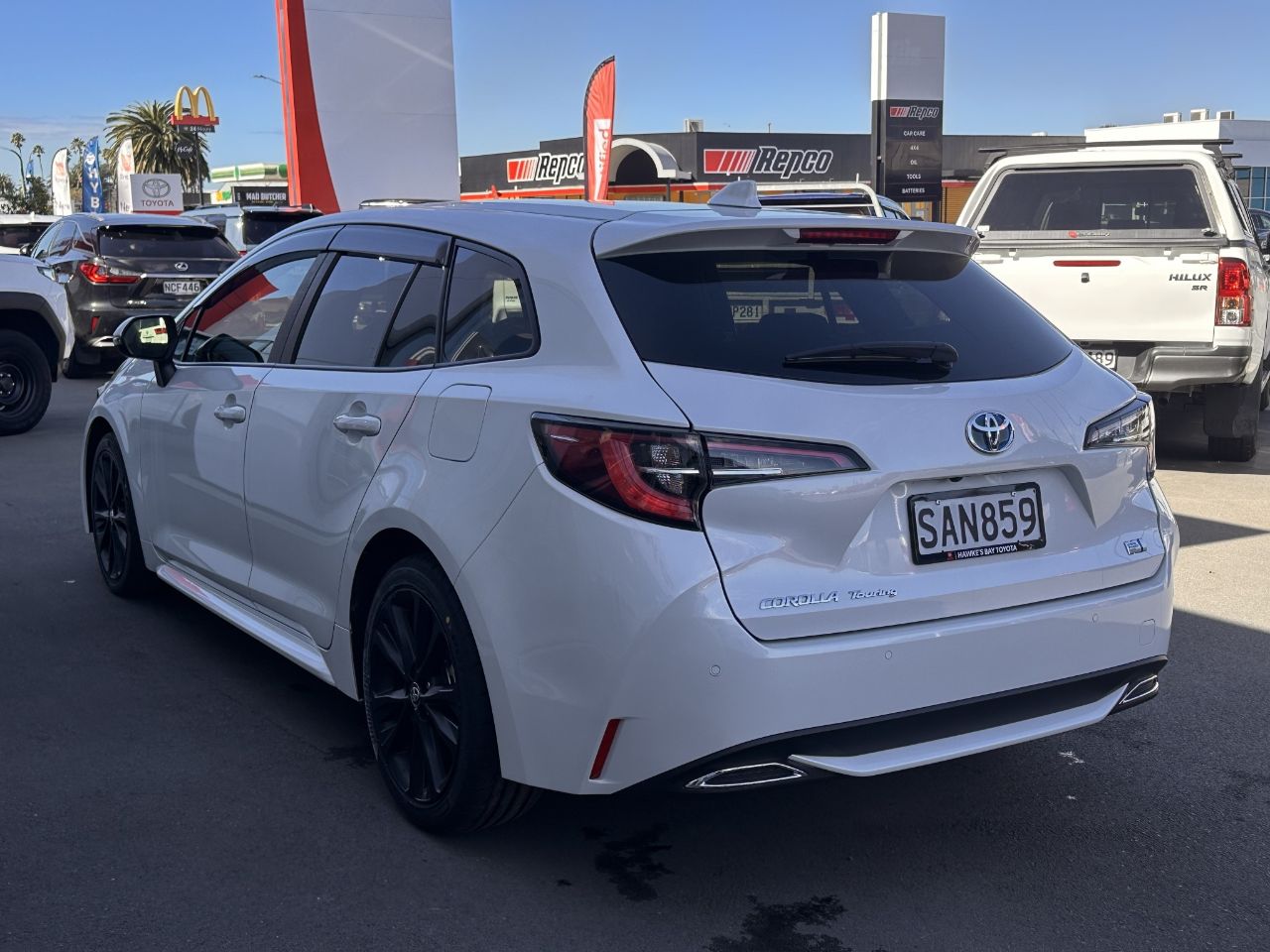 Vehicle image 5