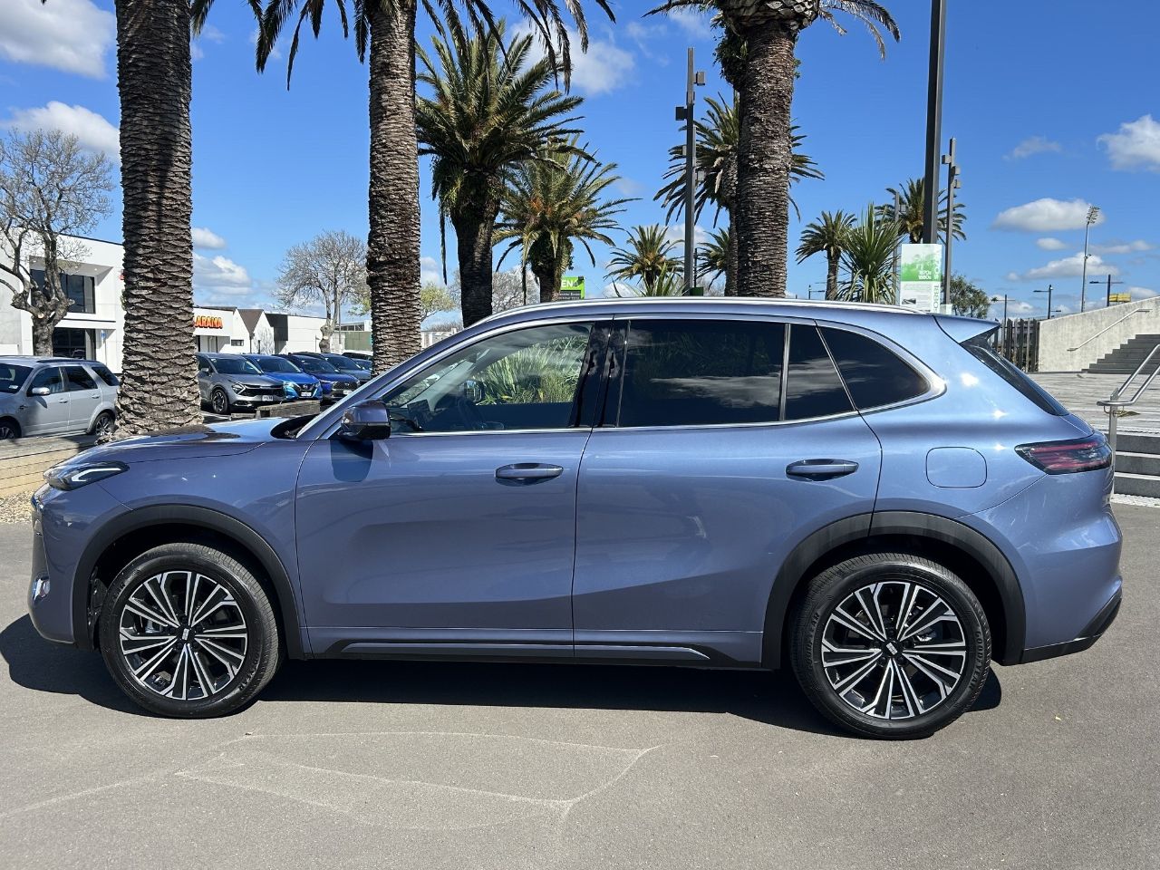 Vehicle image 3