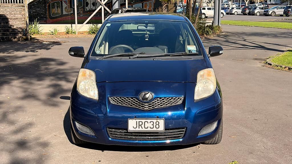 Vehicle image 3