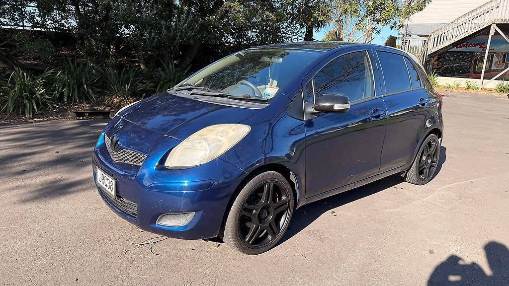 Vehicle image 4