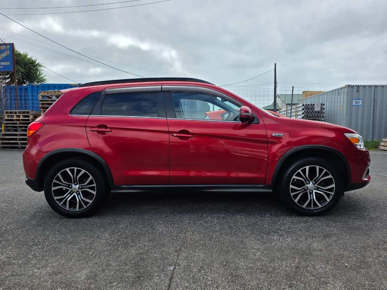 Vehicle image 5