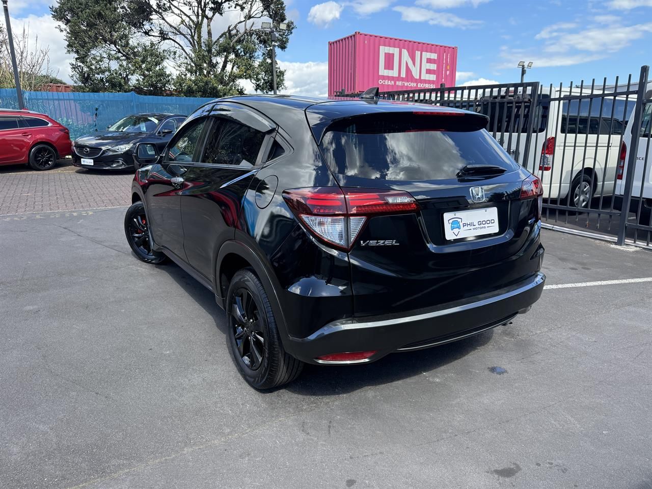Vehicle image 4