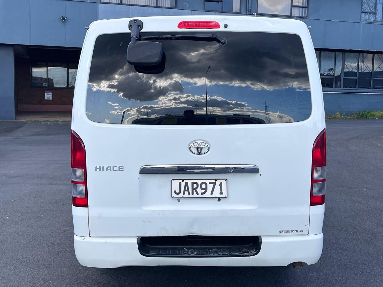 Vehicle image 3