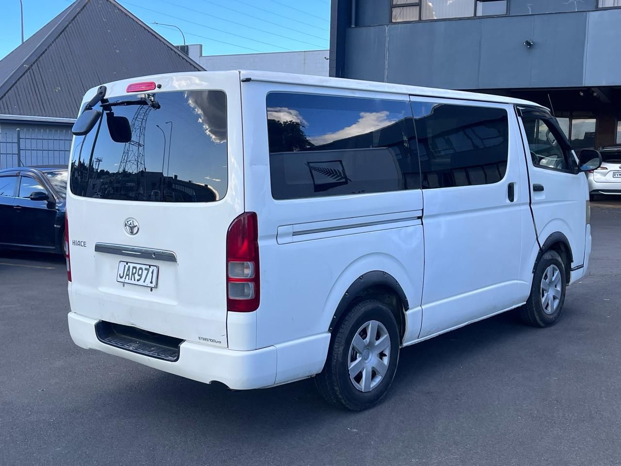 Vehicle image 4
