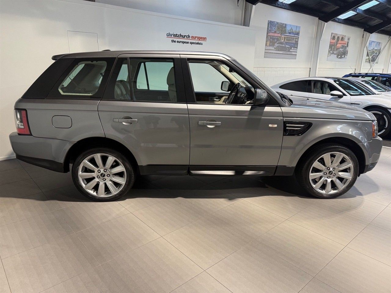Vehicle image 4