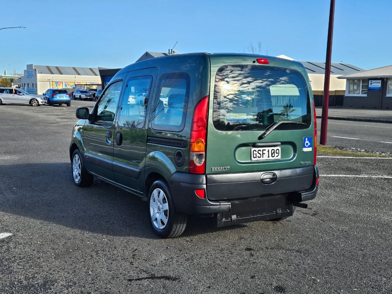 Vehicle image 4