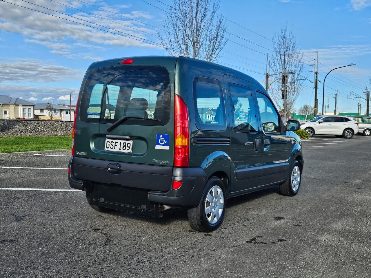 Vehicle image 5