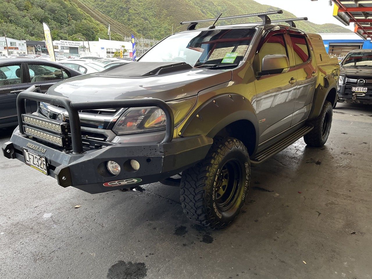 Vehicle image 3