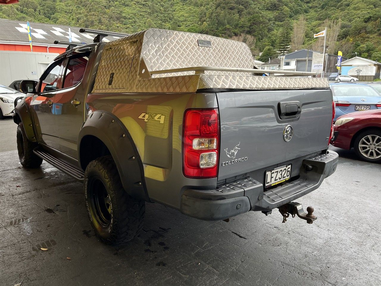 Vehicle image 4