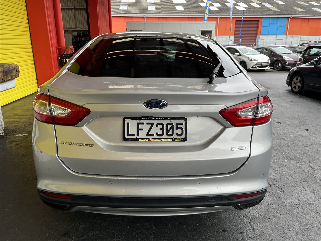 Vehicle image 5