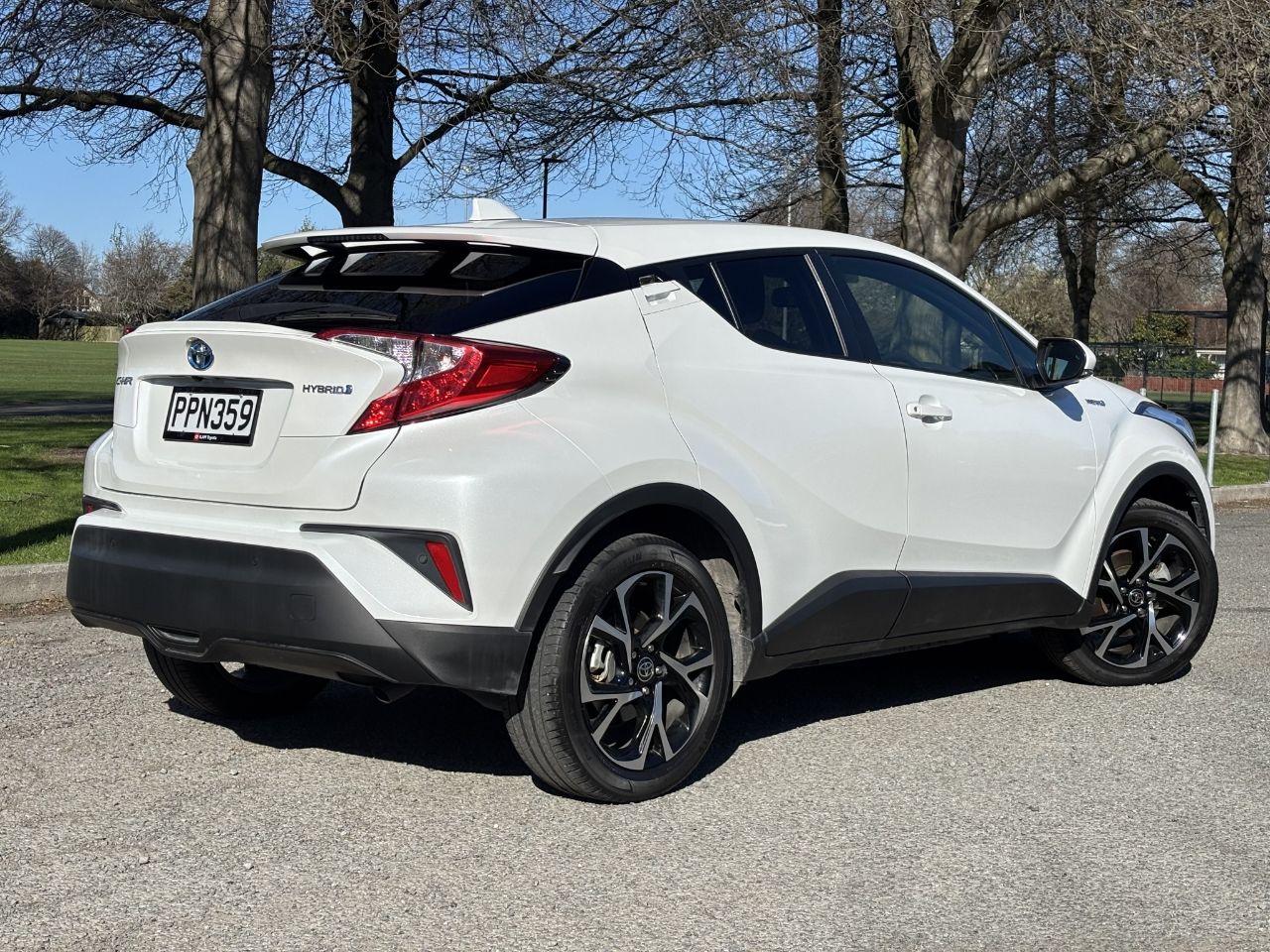 Vehicle image 5