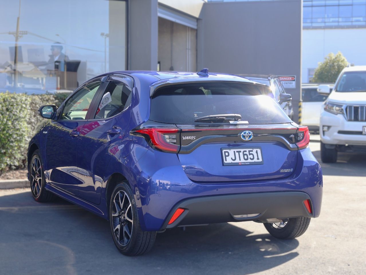 Vehicle image 5