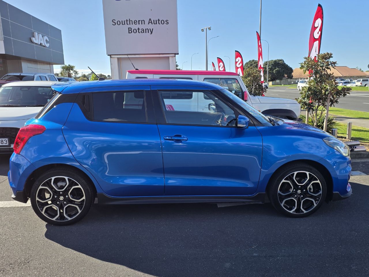 Vehicle image 4