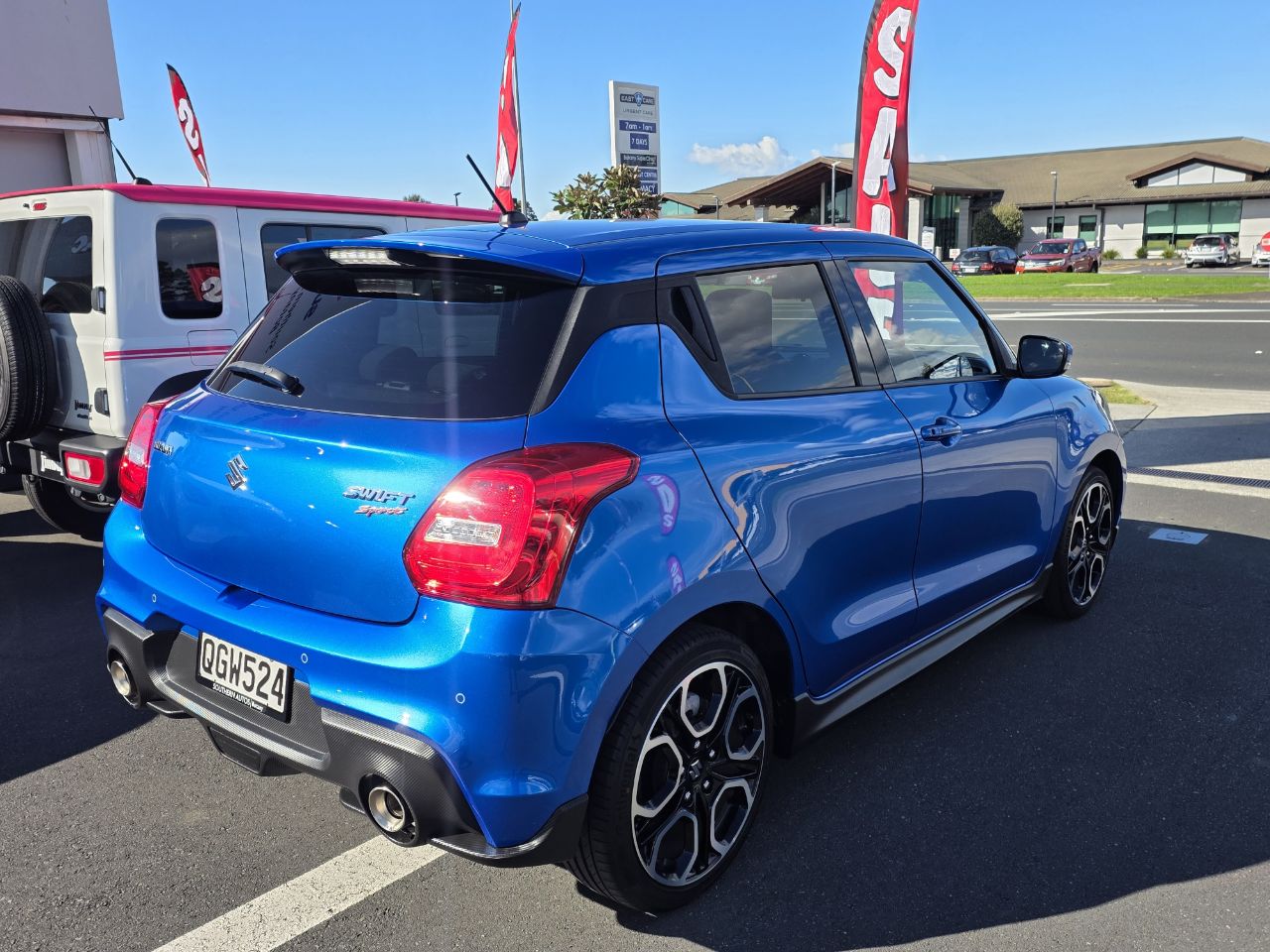 Vehicle image 5