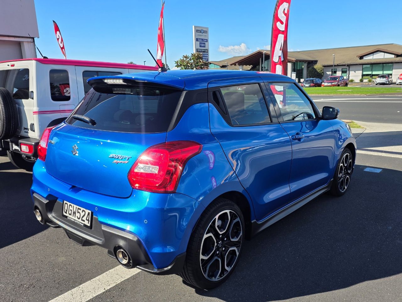 Vehicle image 5