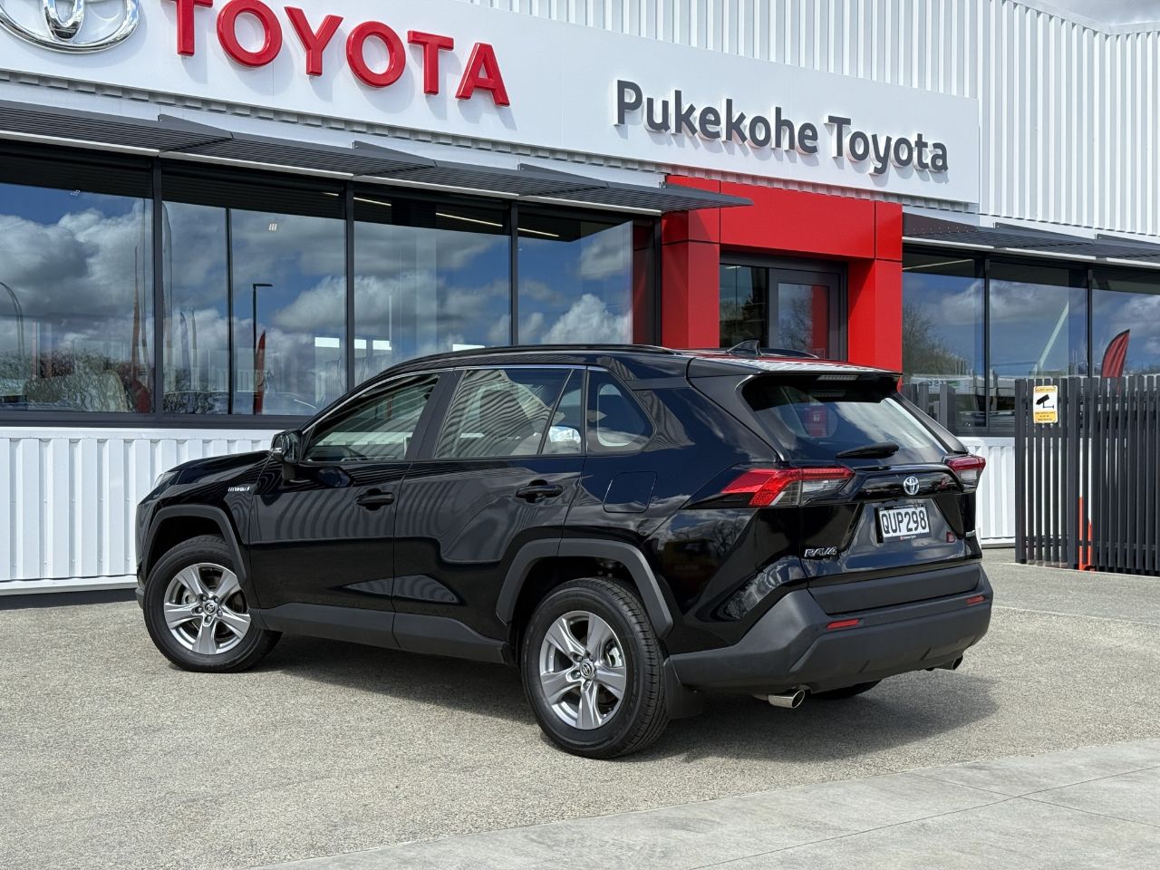Vehicle image 5