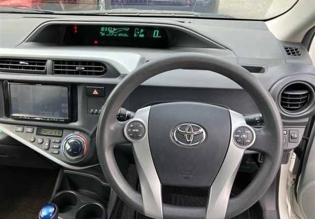 Vehicle image 3