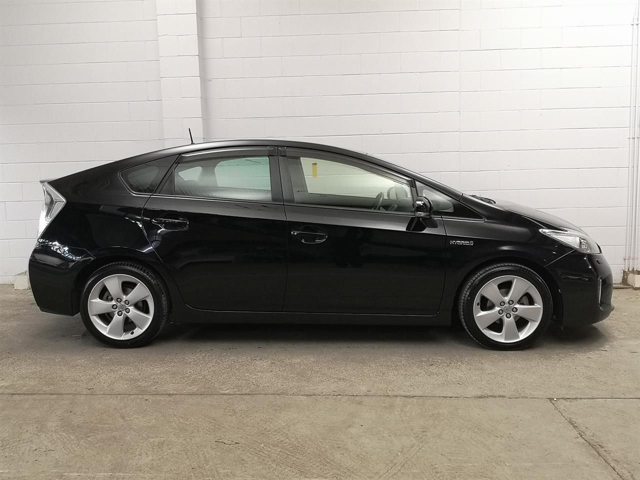 Vehicle image 3