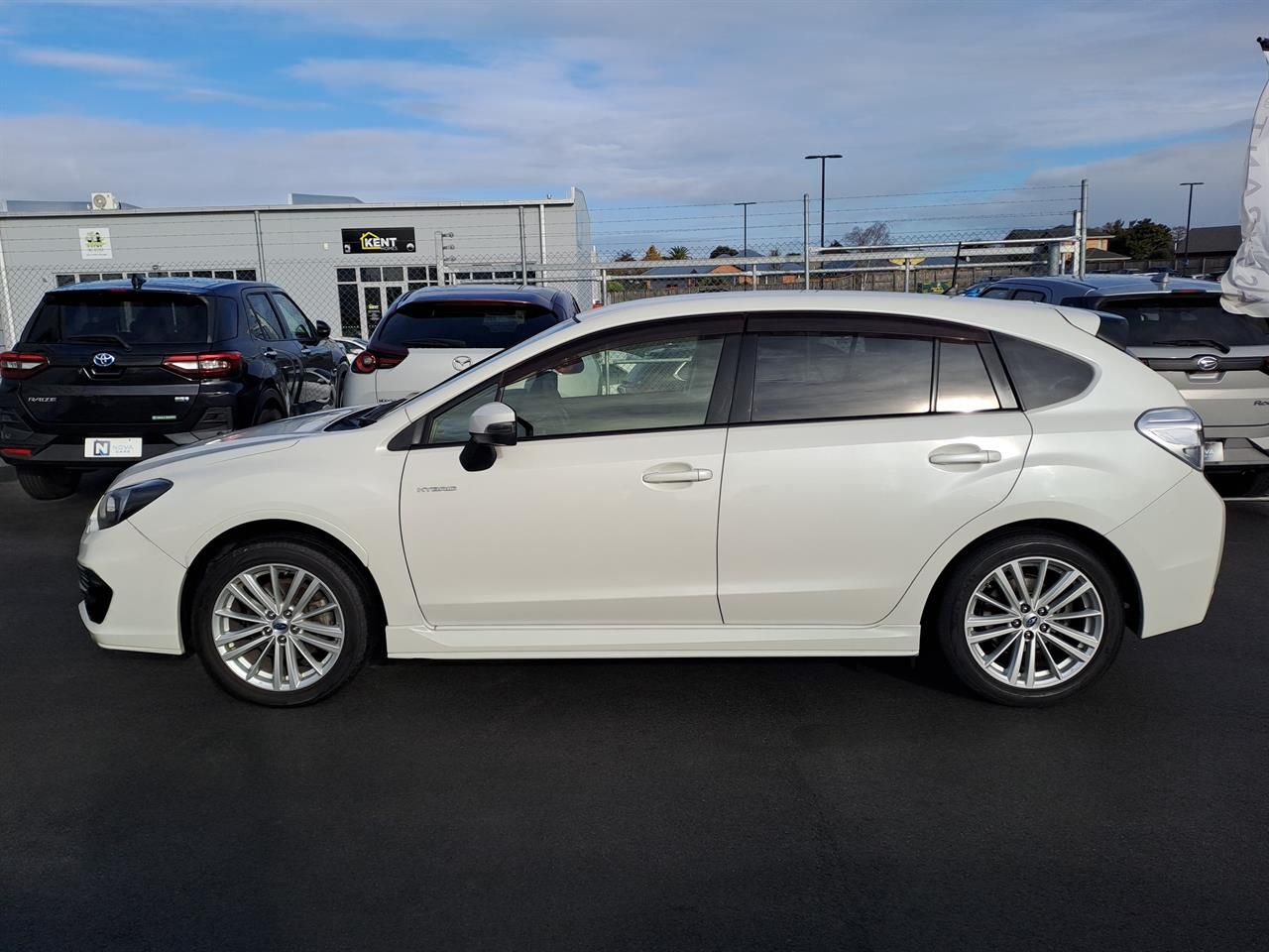 Vehicle image 4