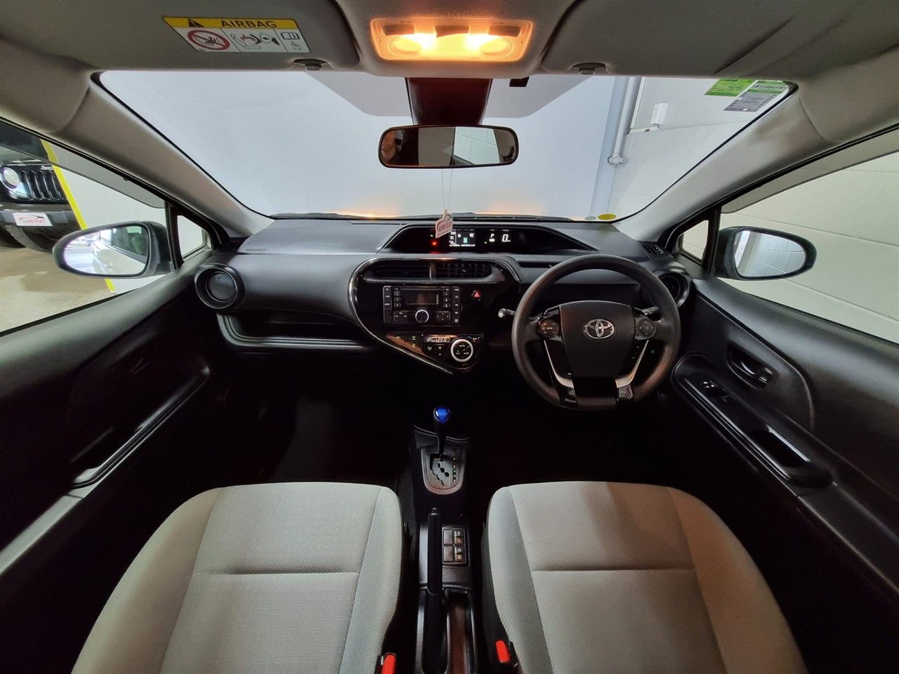 Vehicle image 3