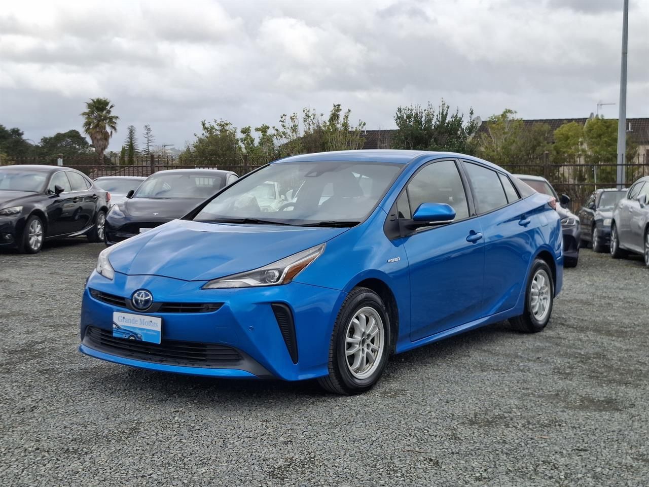 Vehicle image 3