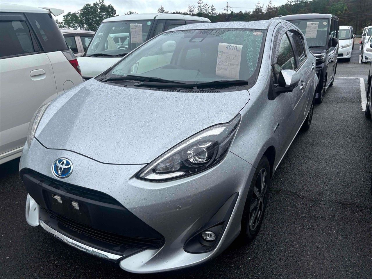 Vehicle image 3