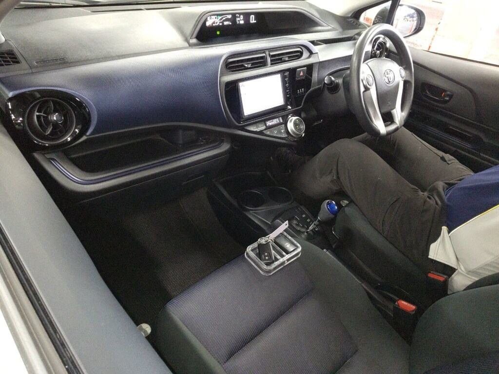 Vehicle image 3